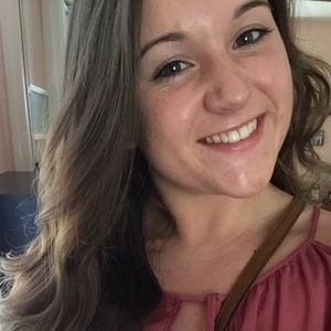 Meet your Posher, Dana